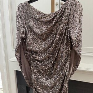 ✨ Betsy & Adam Gunmetal Sequin Gown – Red Carpet Glam ✨
